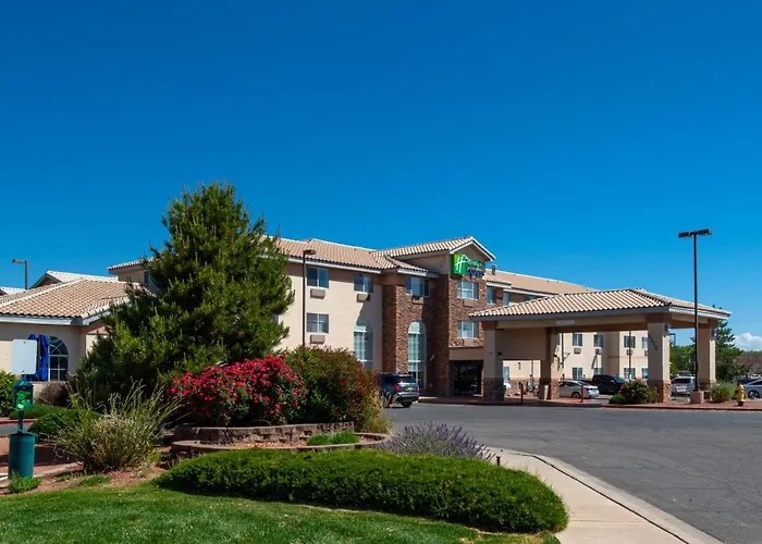 Holiday Inn Express Hotel & Suites Farmington By Ihg