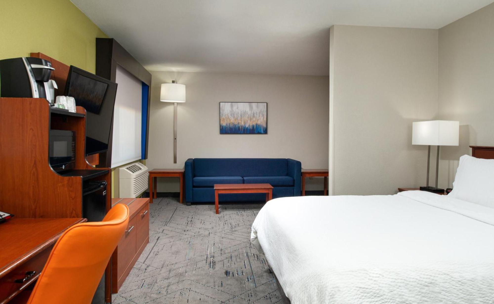 Hotel Express & By Ihg Farmington