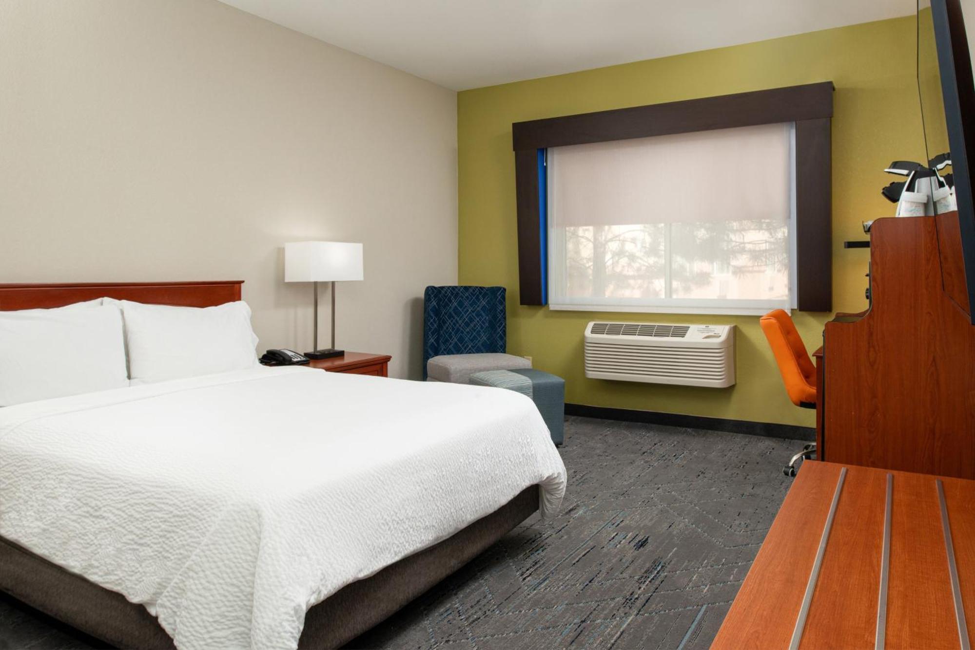 Hotel Express & By Ihg Farmington