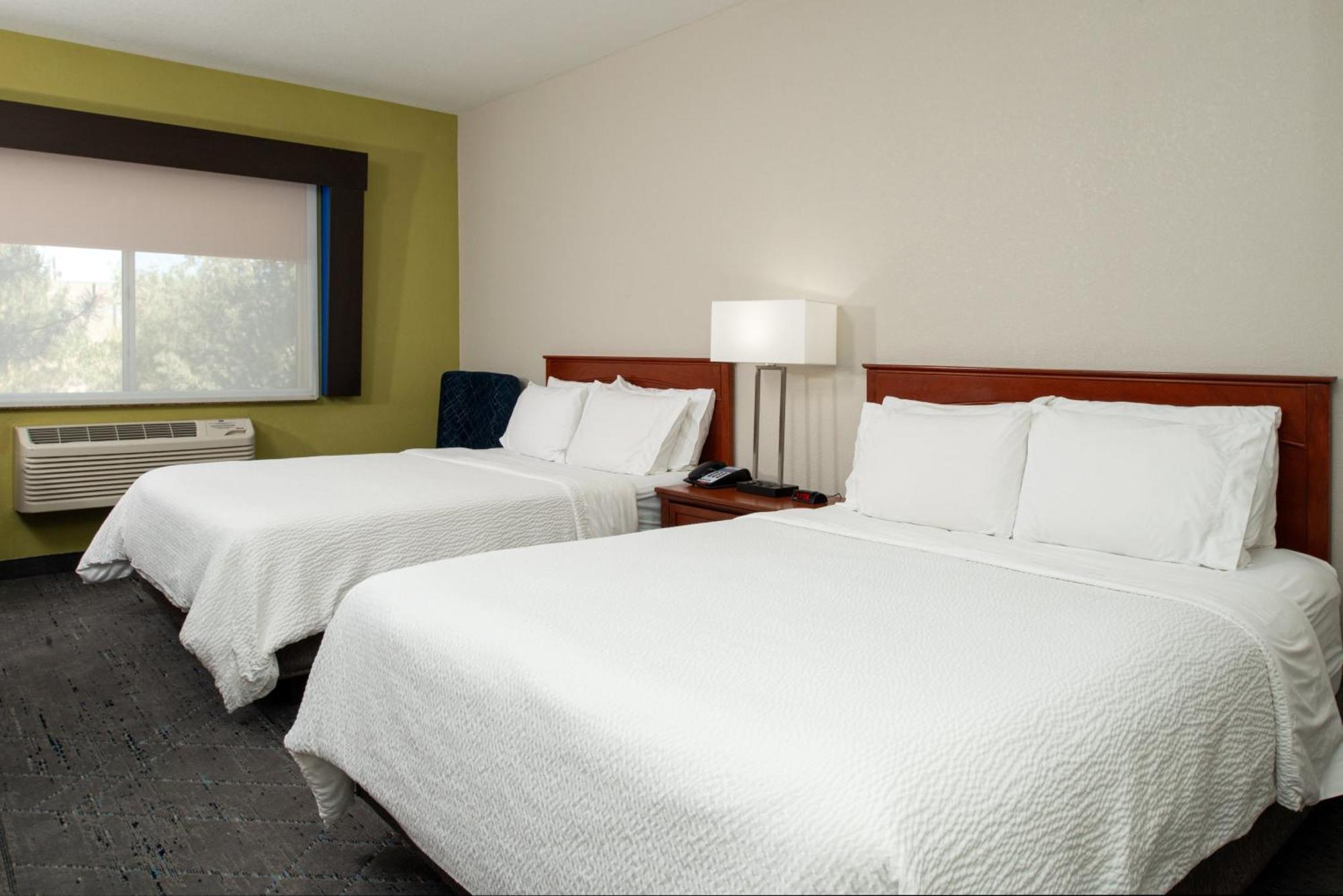 Express & By Ihg Hotel 2*
