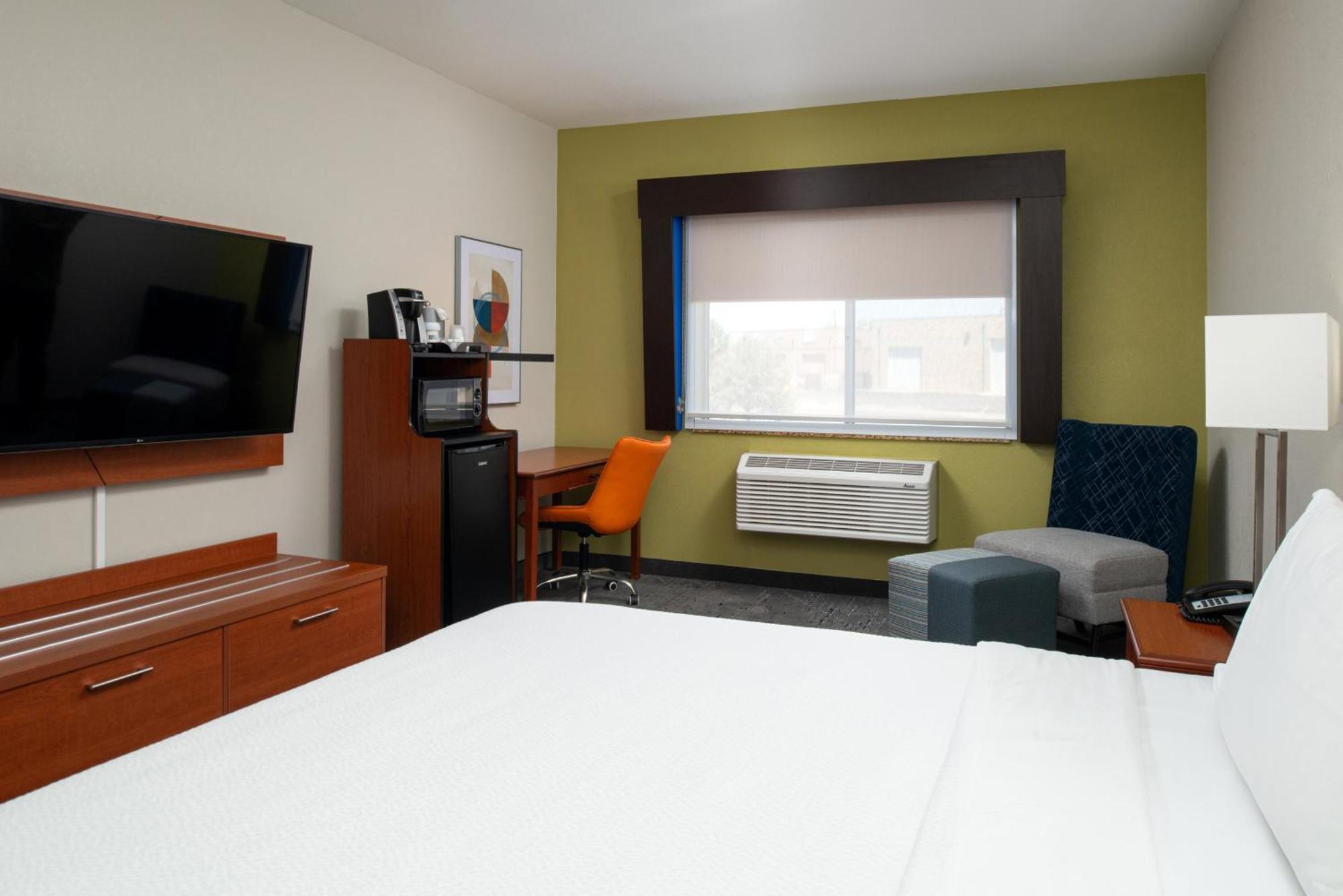 Express & By Ihg