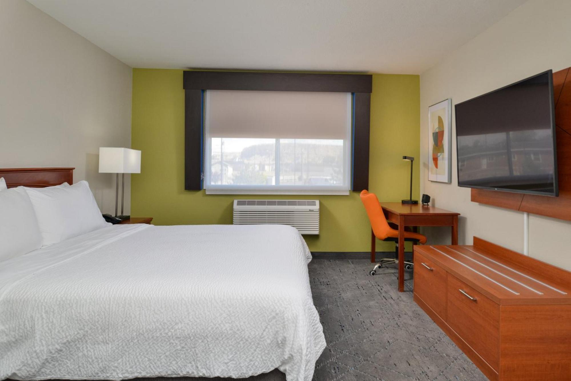 Express & By Ihg Hotel