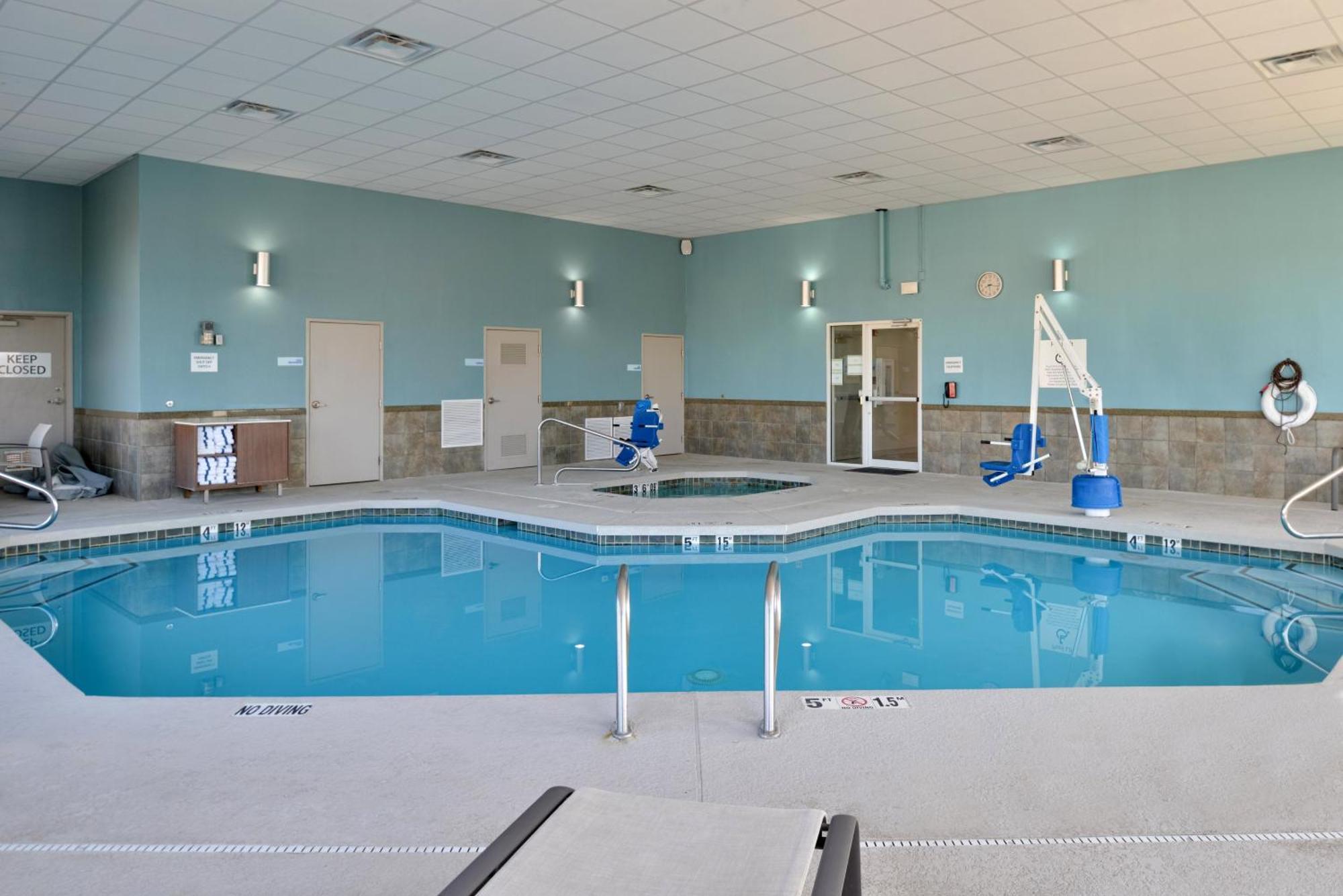 Express & By Ihg Hotel Farmington