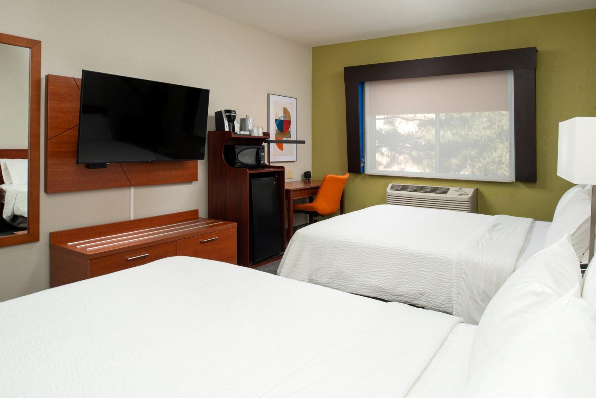 Hotel Express & By Ihg 2*