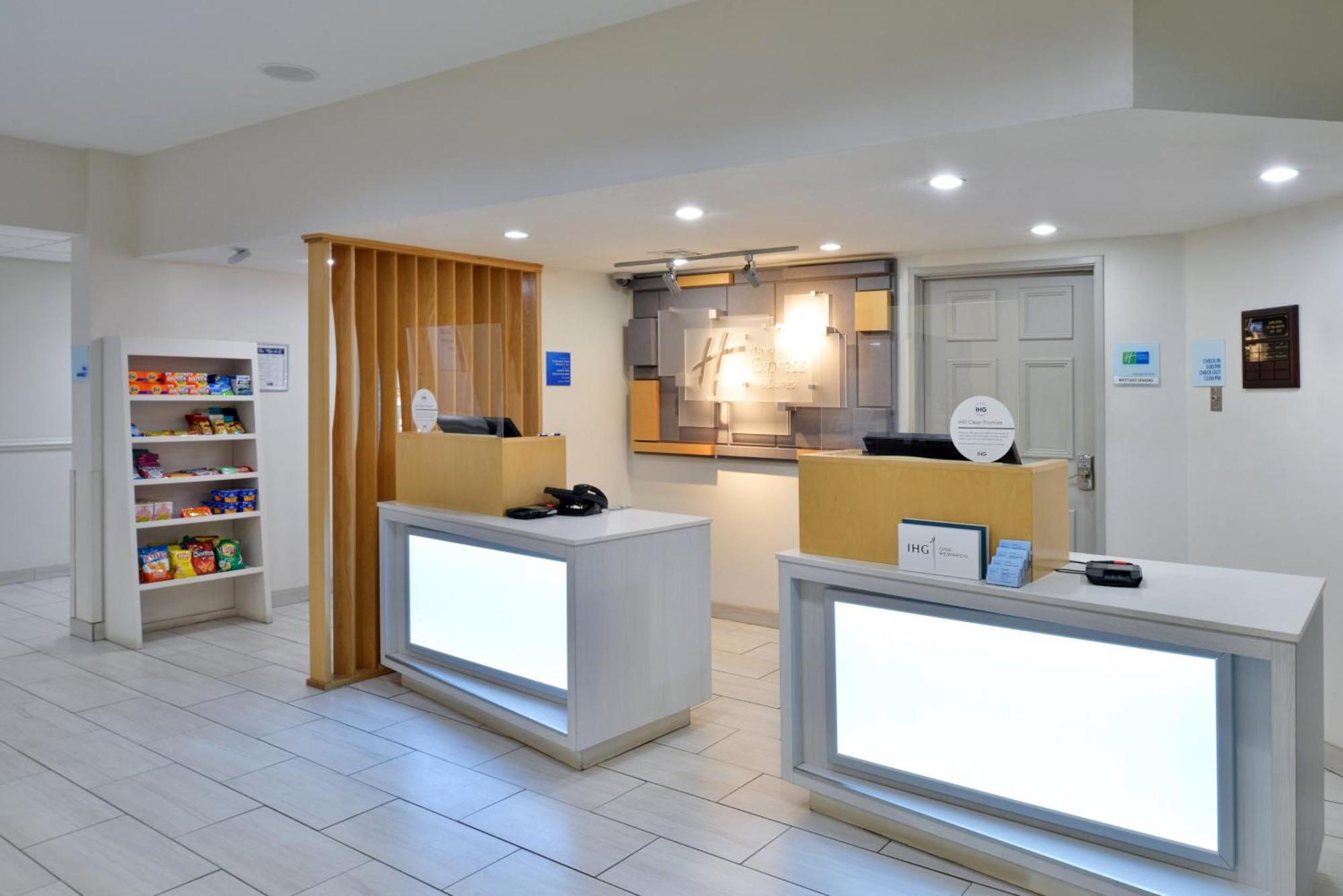 Hotel Express & By Ihg Farmington