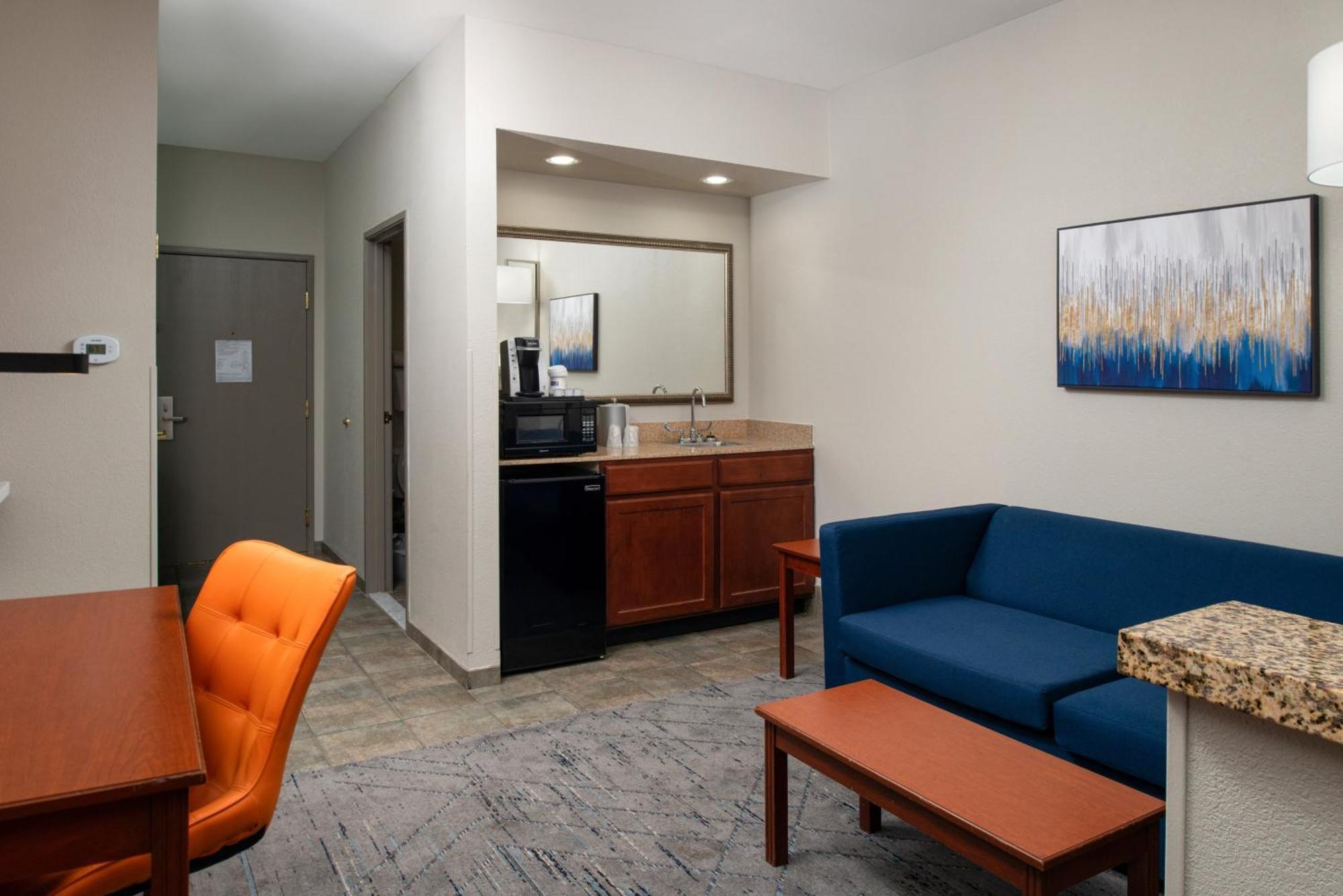 Express & By Ihg 2*