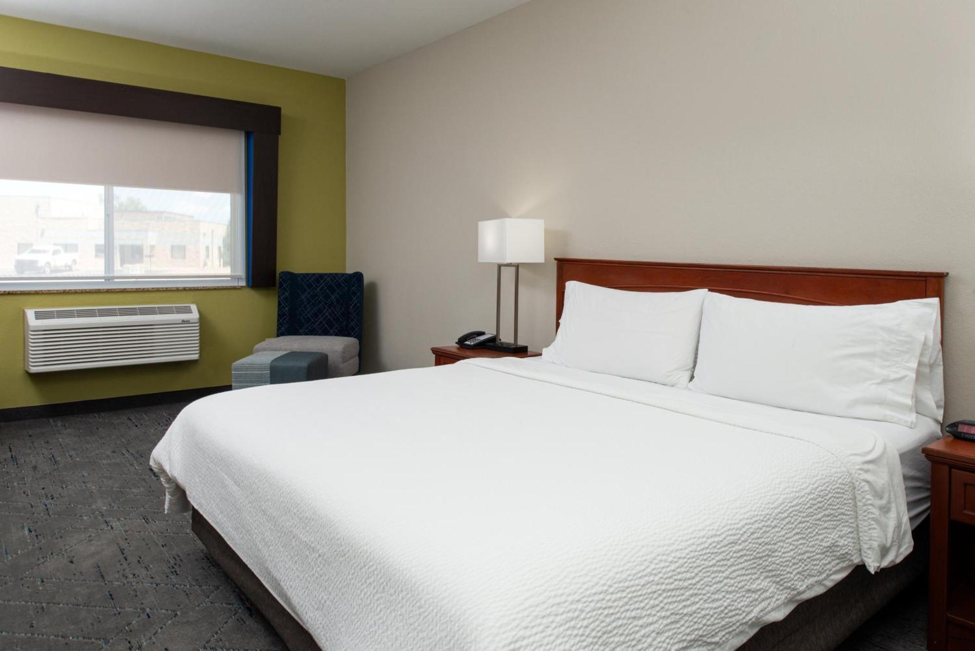 Express & By Ihg