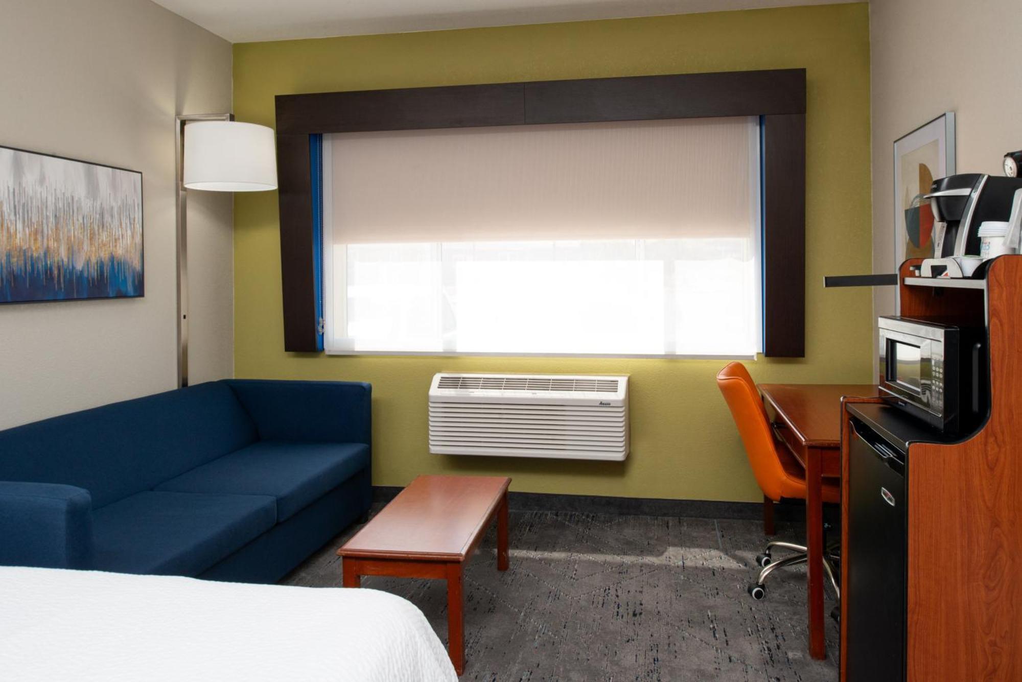 Hotel Express & By Ihg 2*