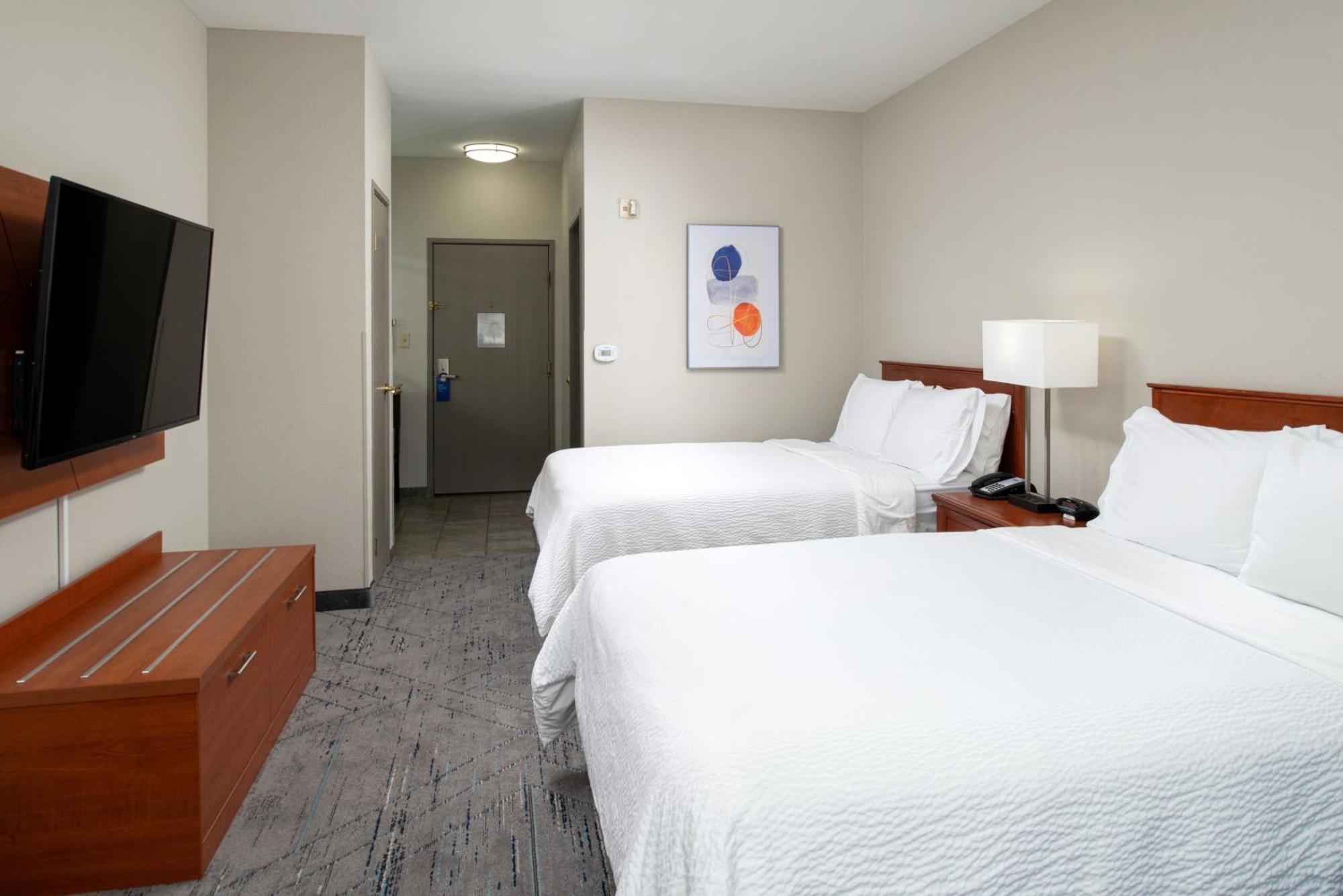 Hotel Express & By Ihg Farmington