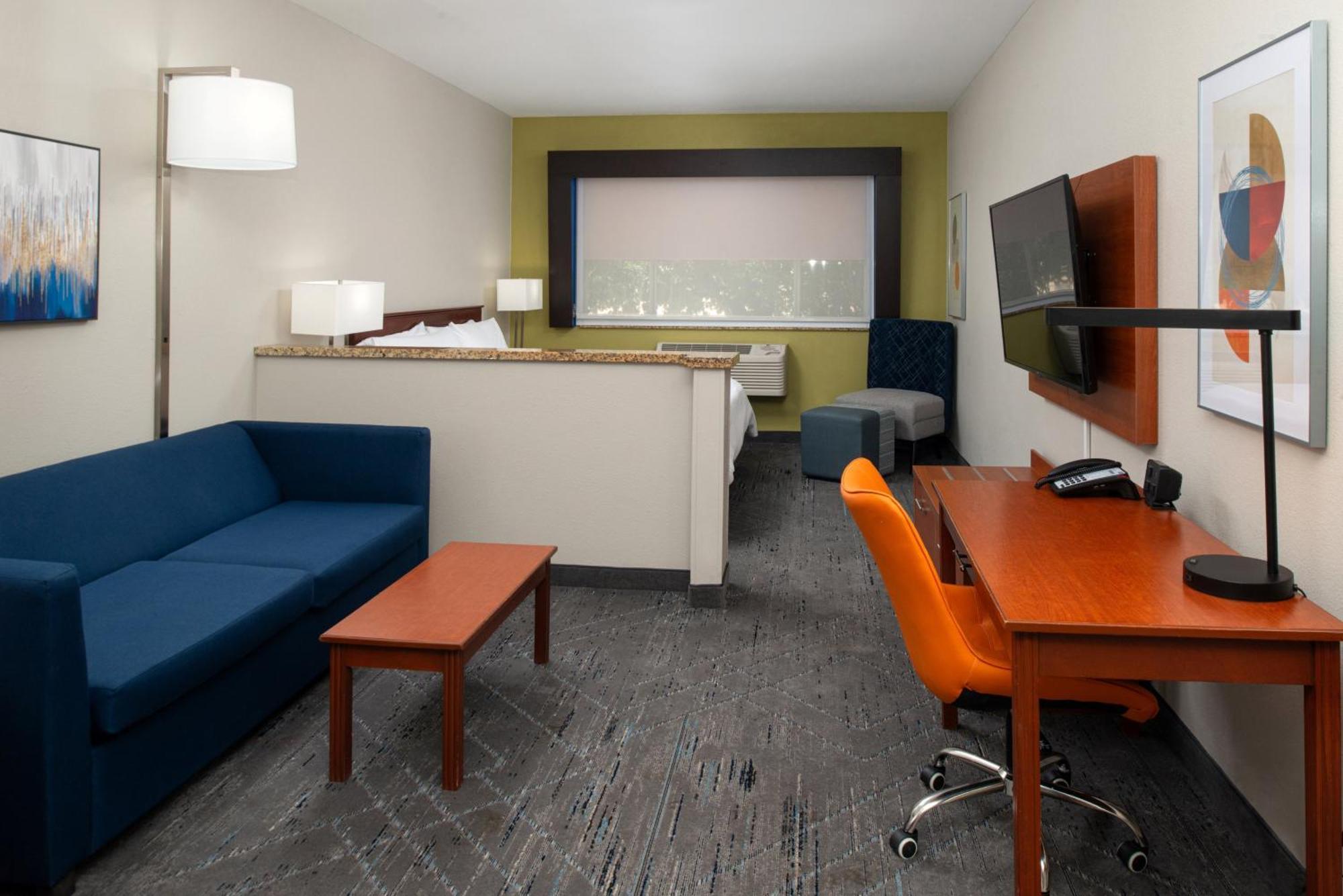 Express & By Ihg