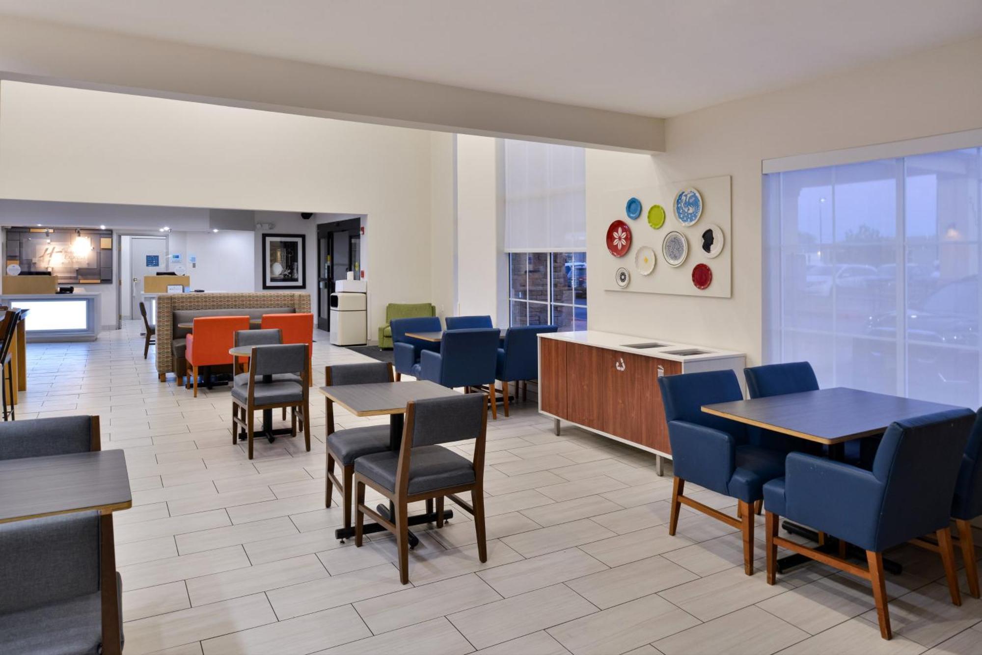 Hotel Express & By Ihg 2*
