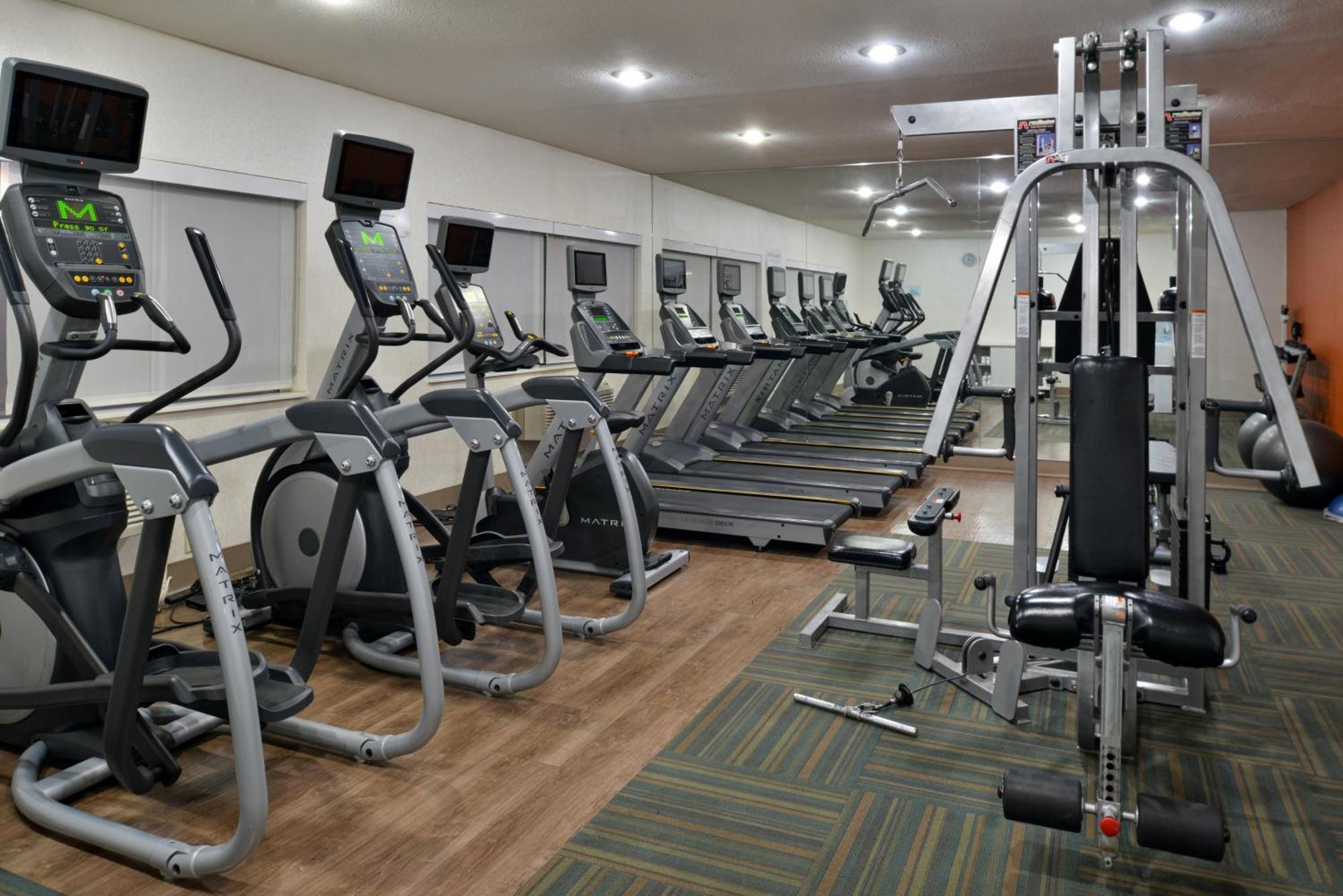 Hotel Express & By Ihg 2*