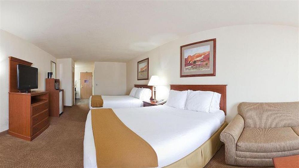Hotel Express & By Ihg