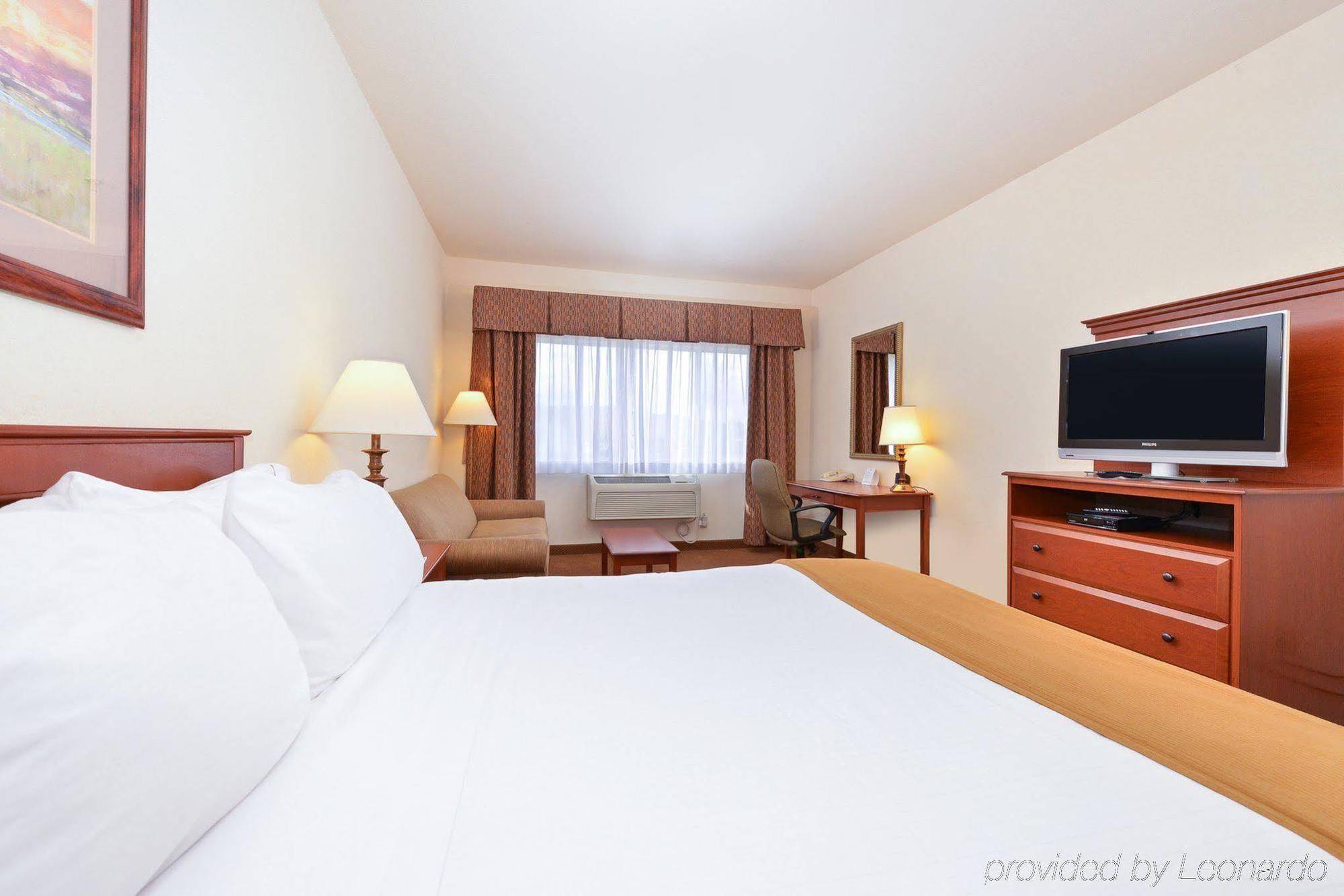 Express & By Ihg