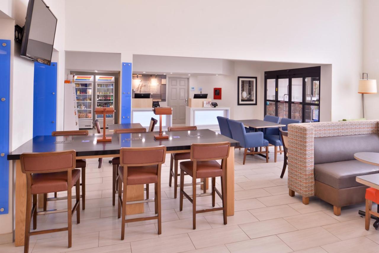 Express & By Ihg Hotel 2*